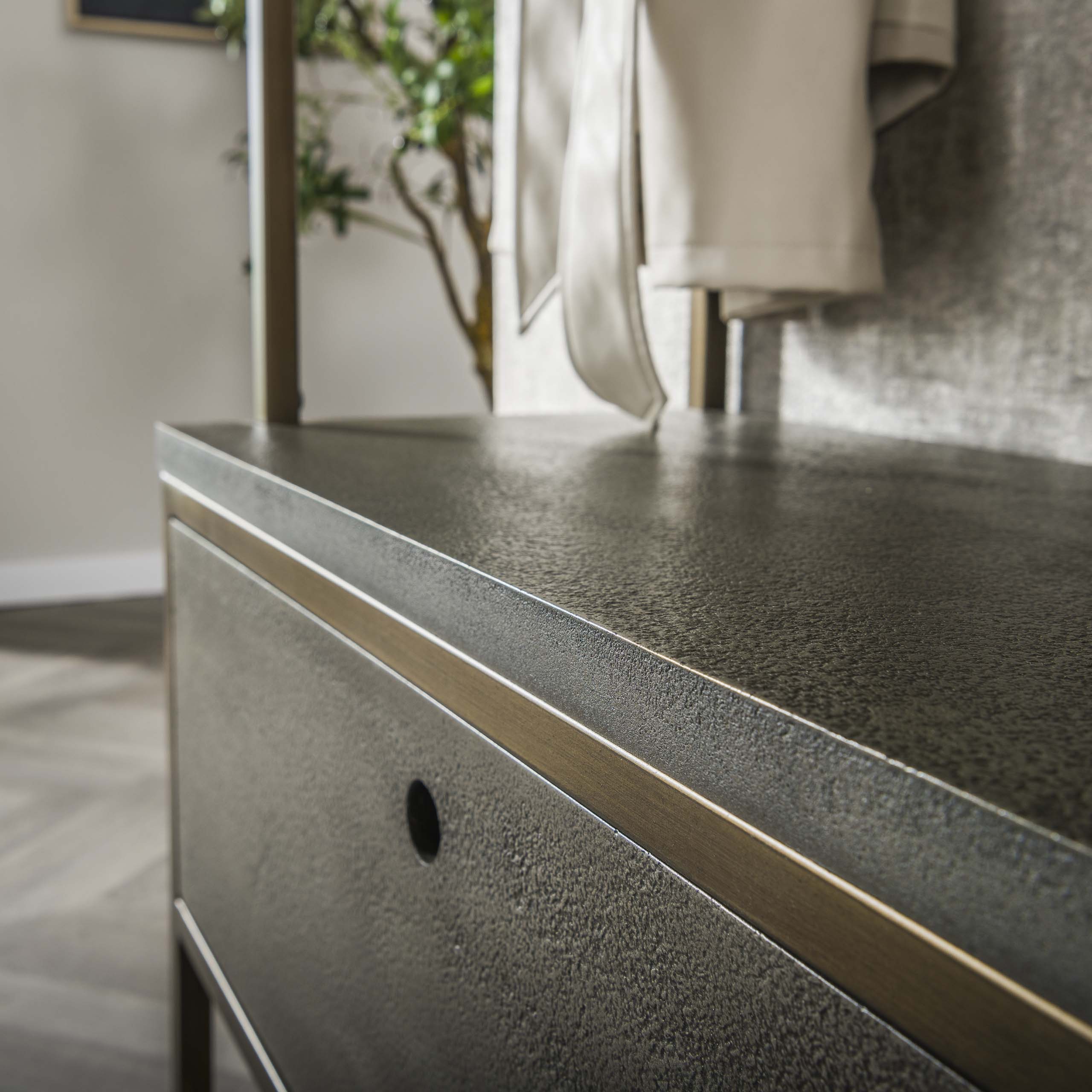 Garderobsmöbler Ferro - Antik brons