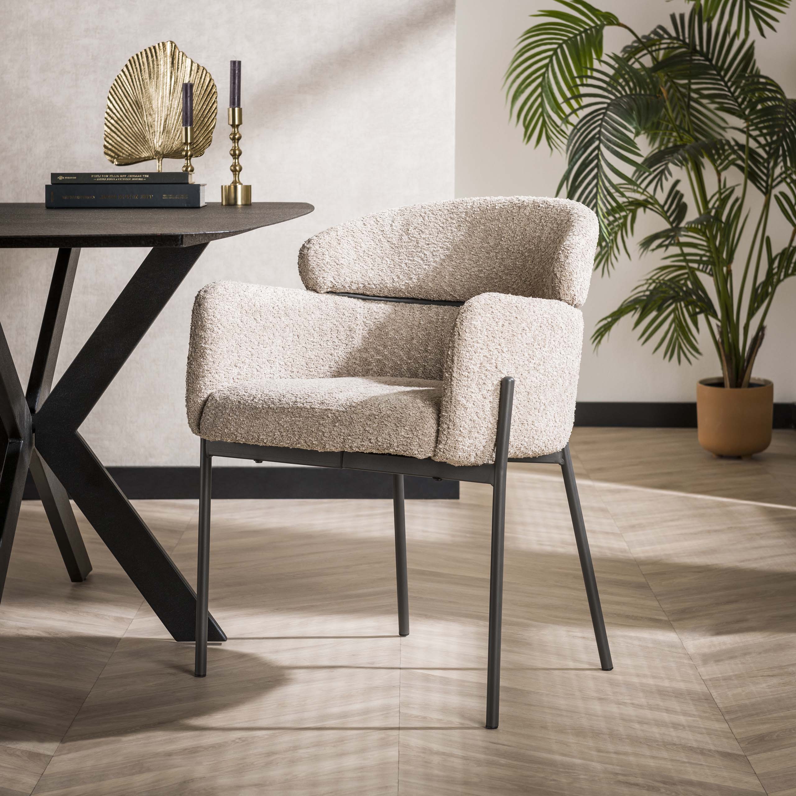 Fåtölj boucle rund bak. VPE2 / Boucle sand färg