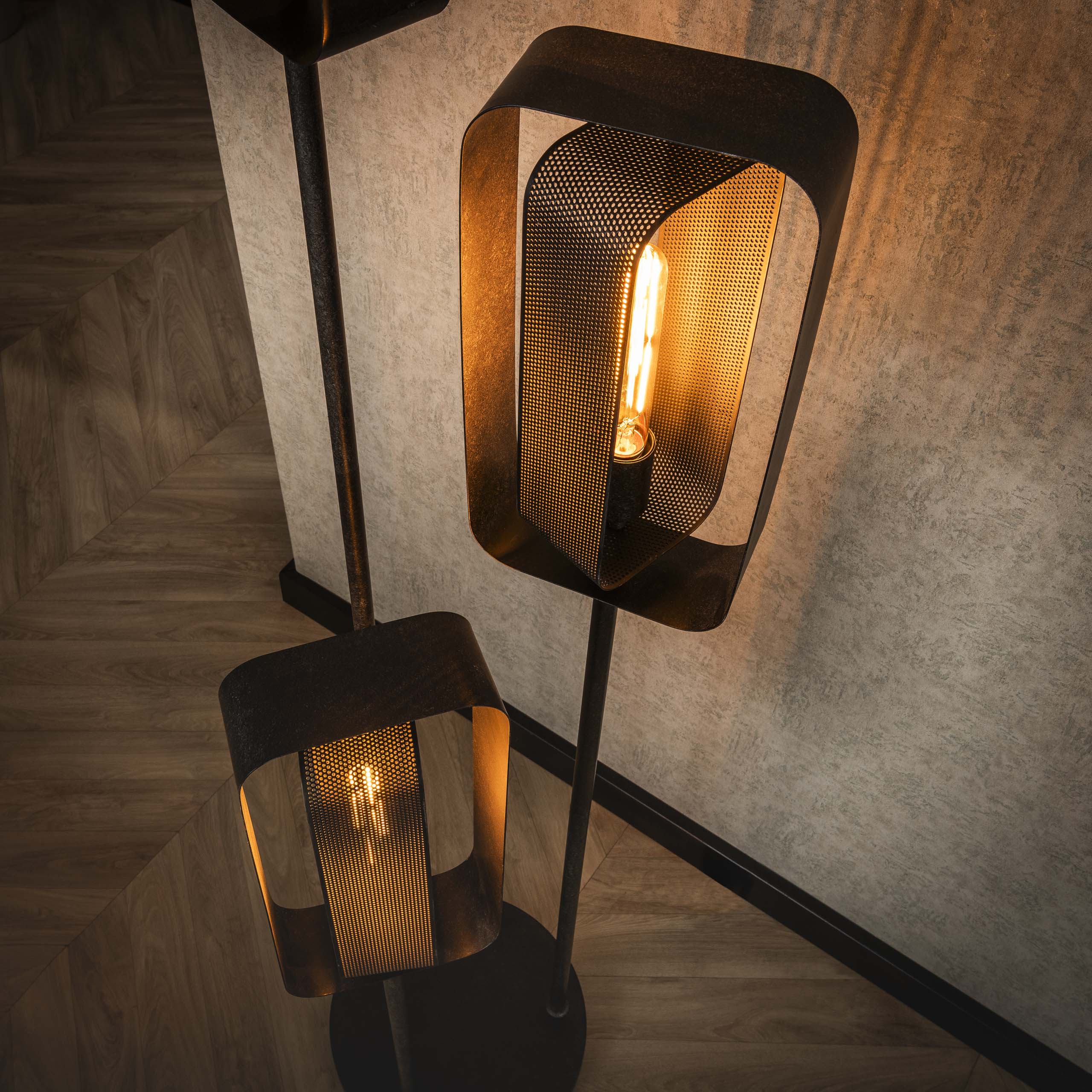 Golvlampa Mesh Rotate stepped 3-ljus Artic svart