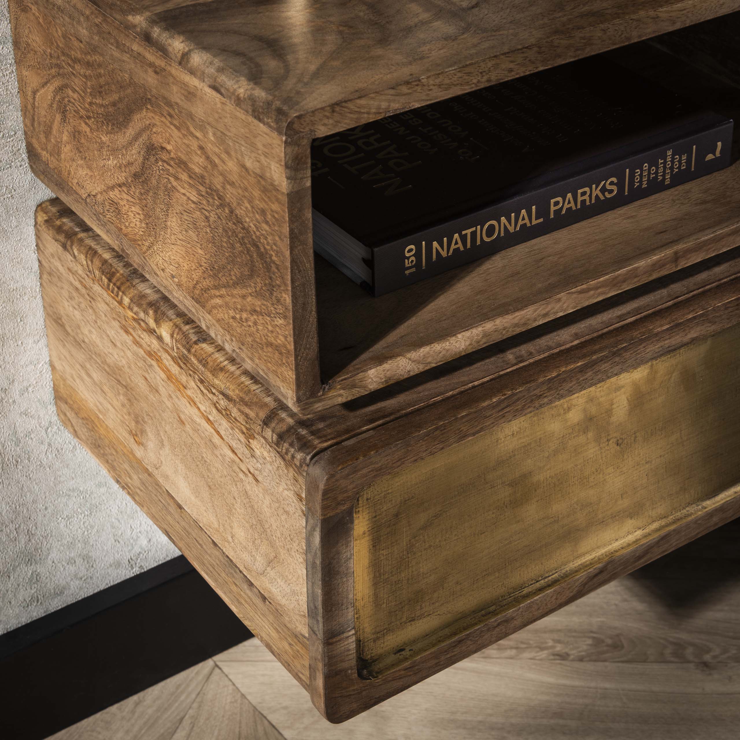 Flytande sängbord i mässing 1 låda - Solid mangosand