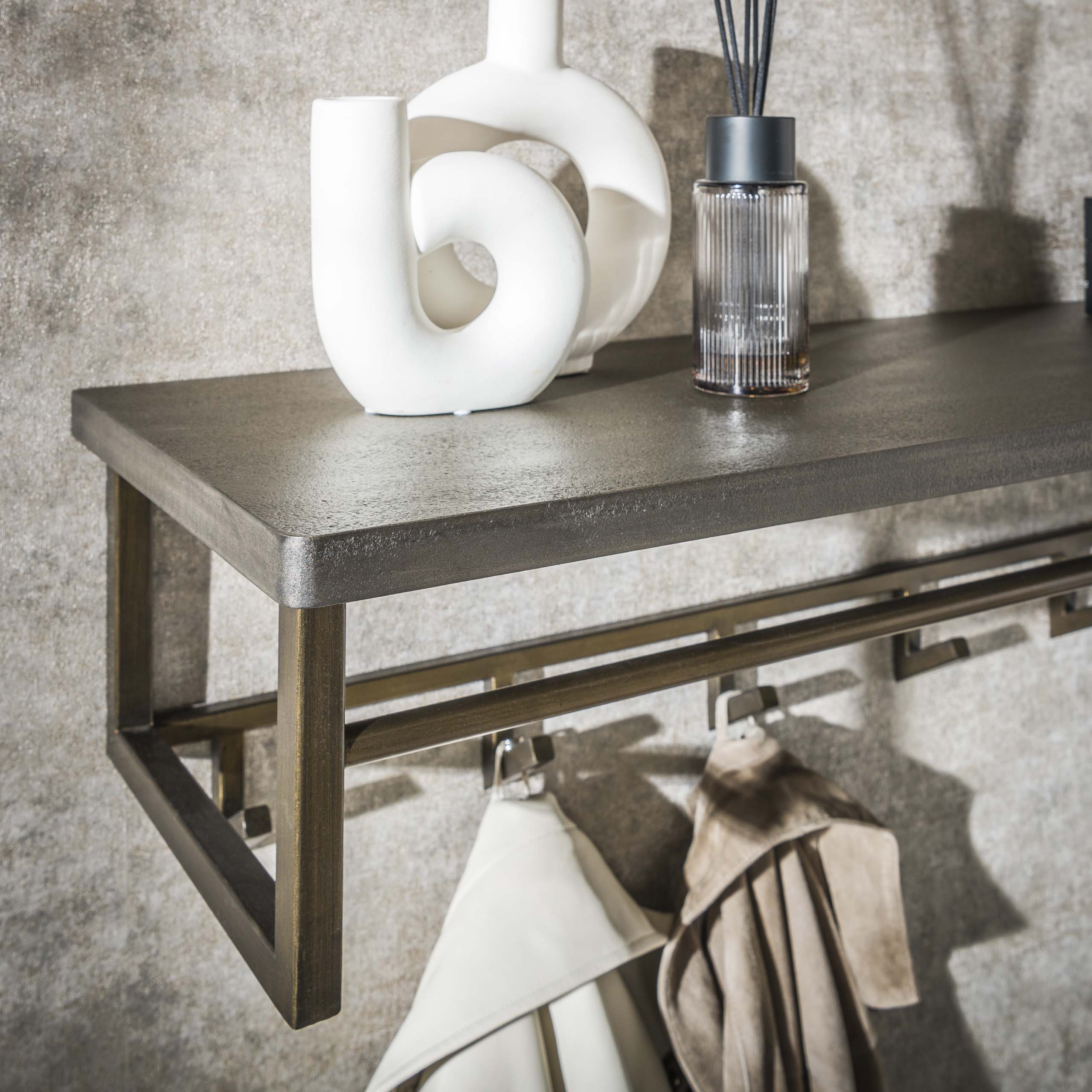 Klädhängare Ferro 6 krokar hatthylla / Brons antik