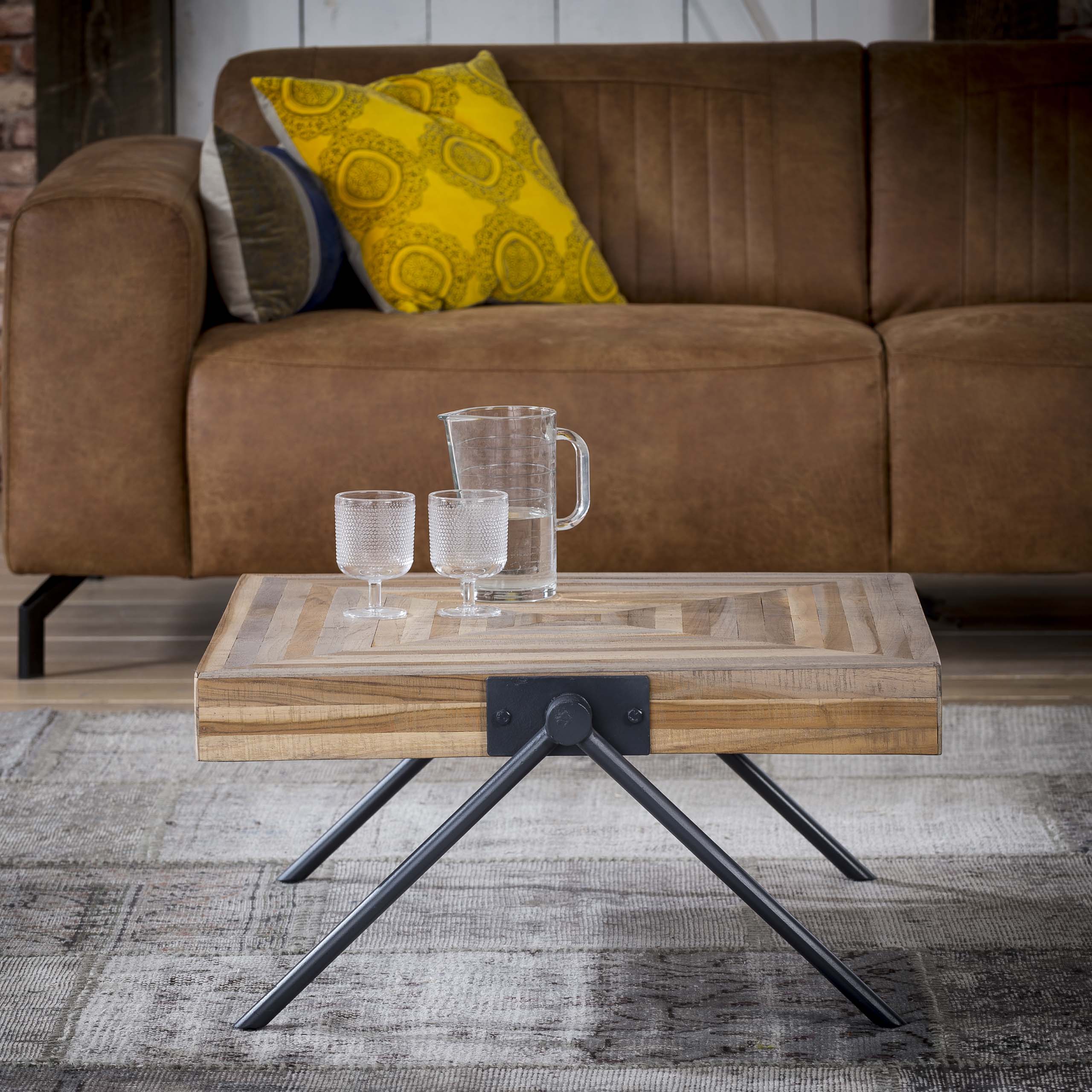 Soffbord Teca balans 70x70 / Vitrad teak
