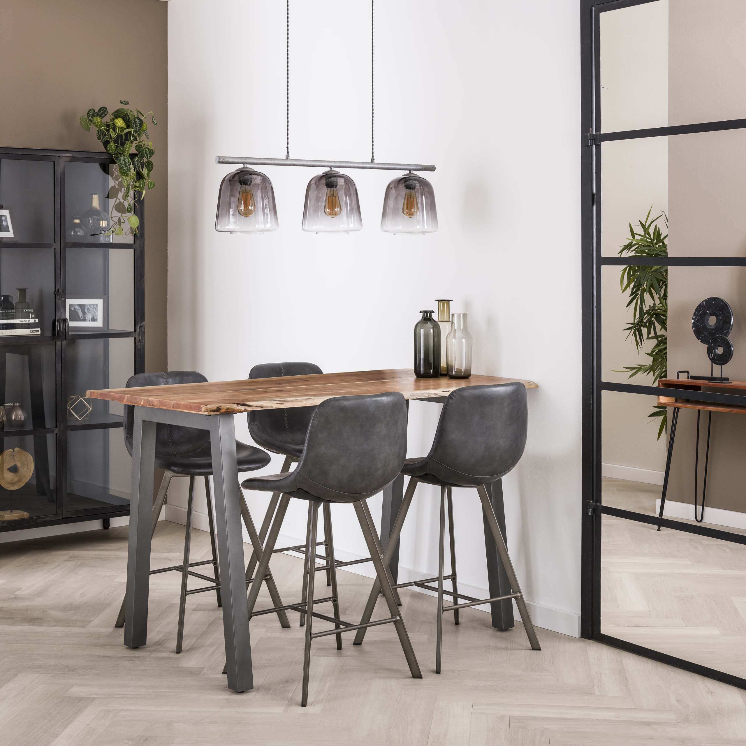 Barbord 147 kant 25mm / Solid akacia natur