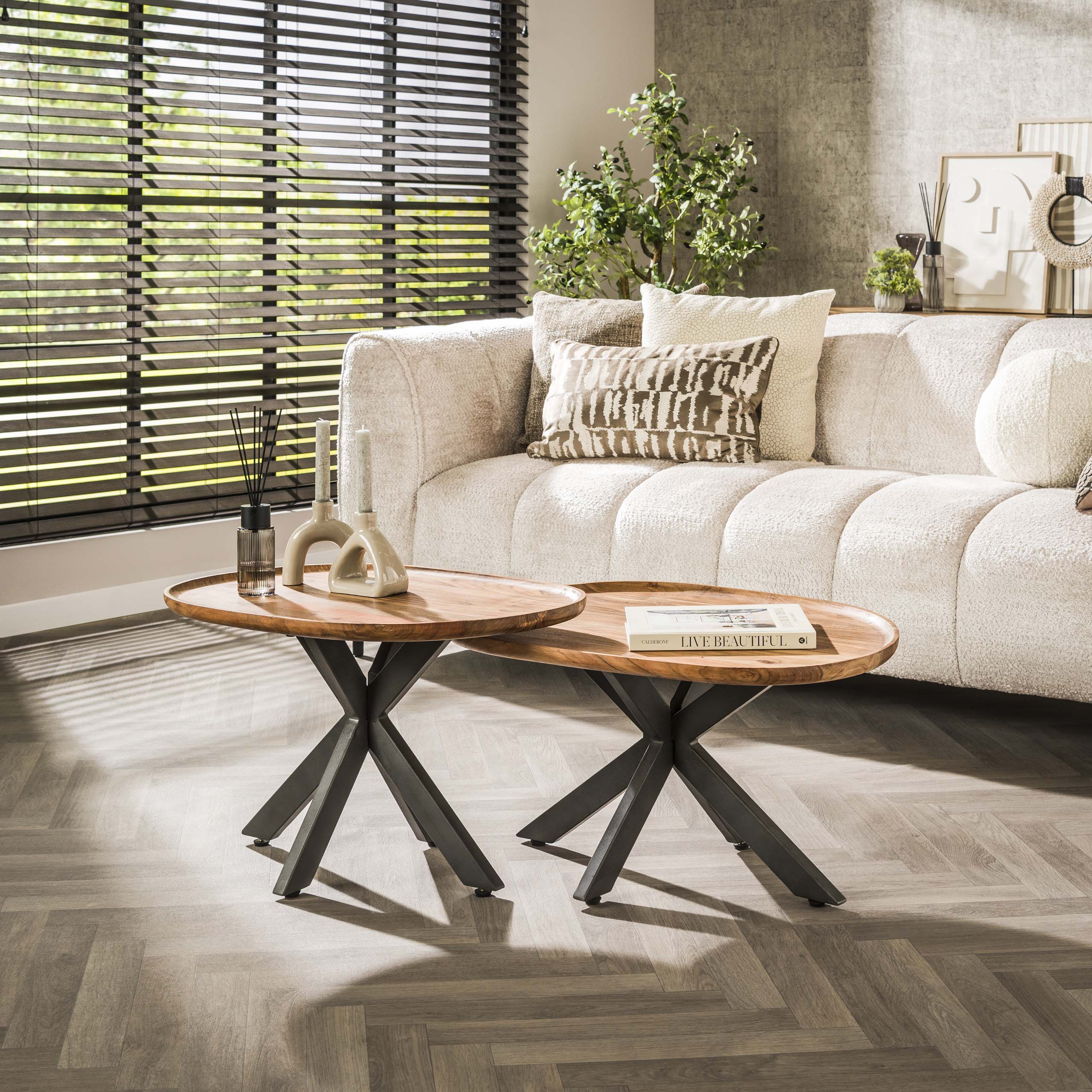 Soffbordsset/2 spindlar / Solid akacia naturell