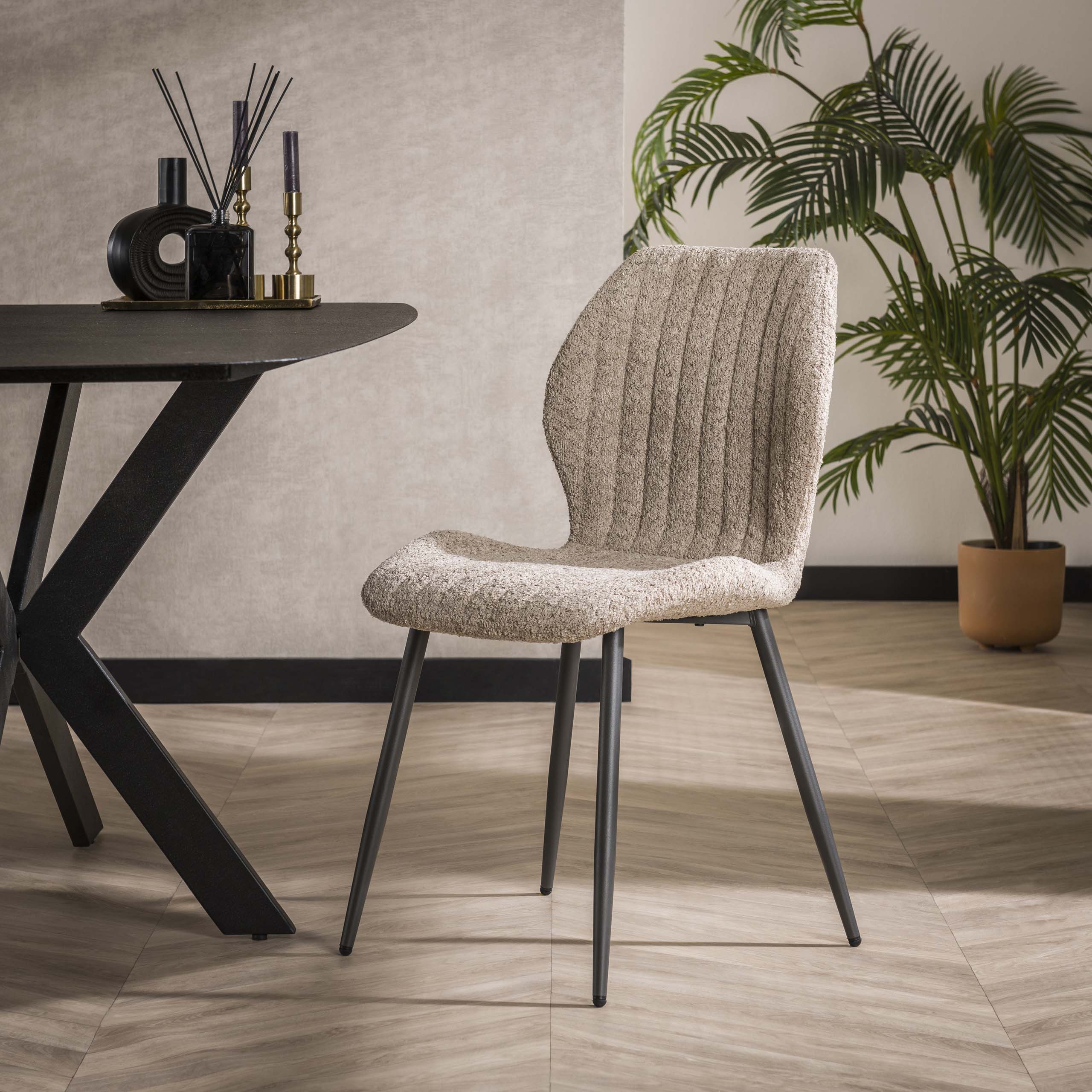 Stol boucle svankstöd. VPE4 / Boucle sand färg