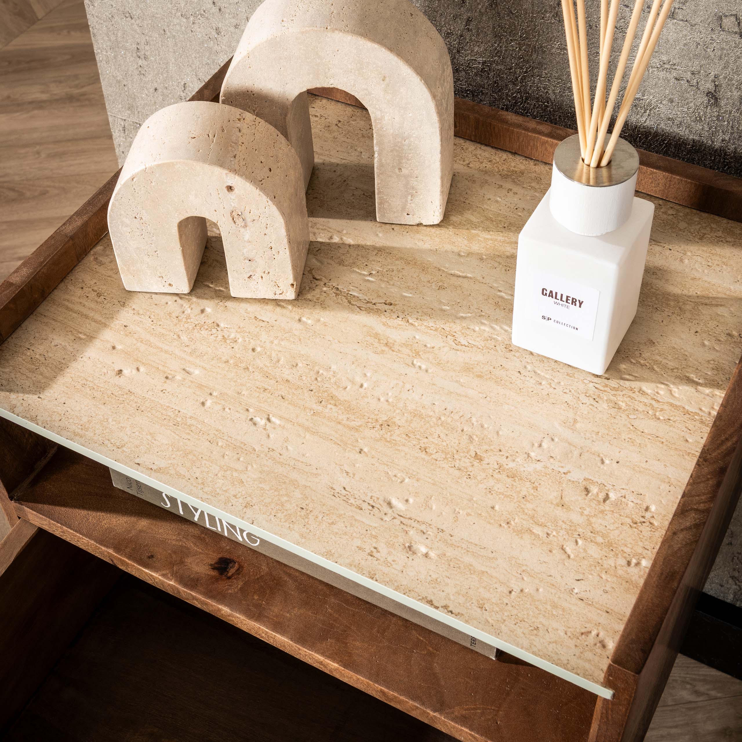 Nuovo flytande sängbord - 1 låda - Solid mangosandfärg