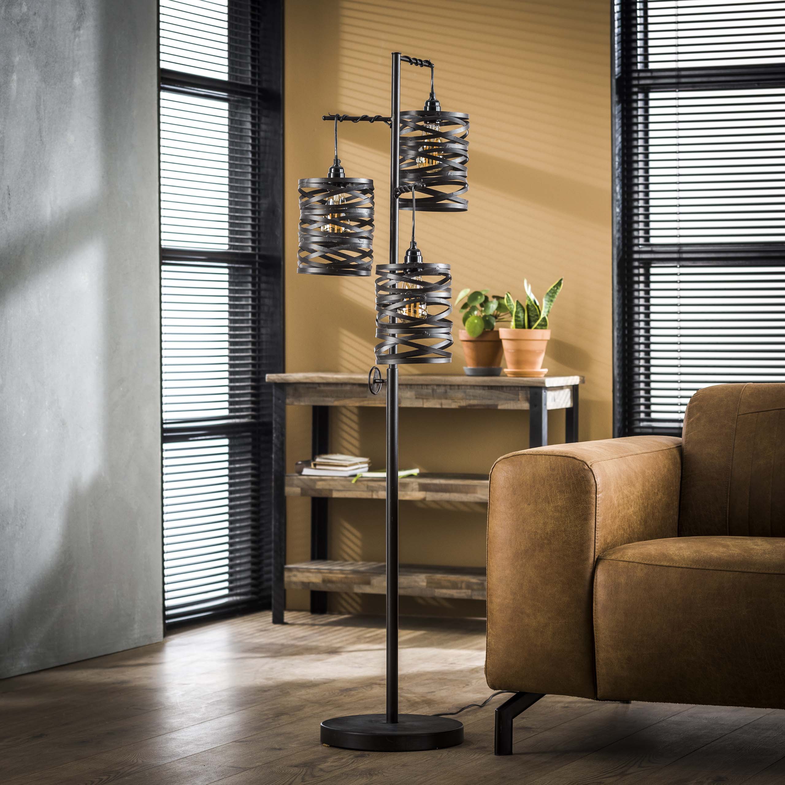 Golvlampa 3L Springer trappsteg