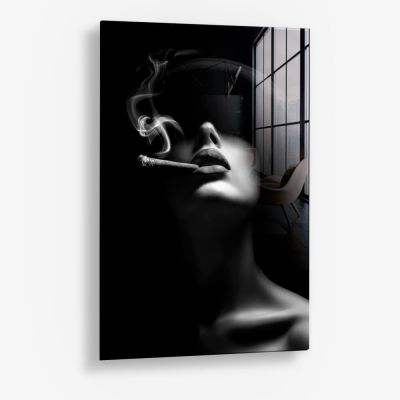 Woman Smoke – Glass