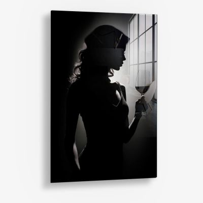 Woman Noir – Glass