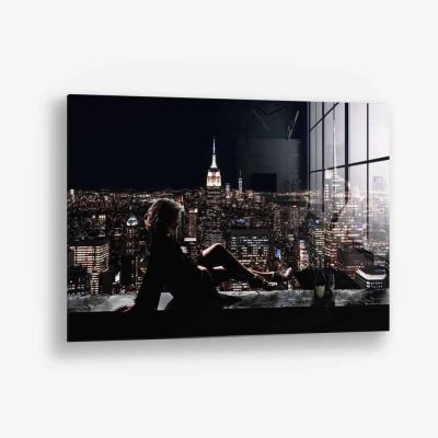 Manhattan Lady – Glass