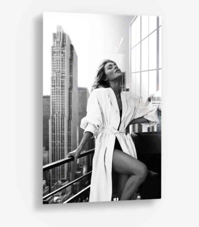 _NY-LadyGlass-Detail-1.jpg